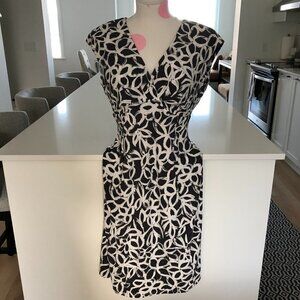 Lauren Ralph Lauren V Neck Fit & Flare Sleeveless Print Dress Grey + White Sz 10